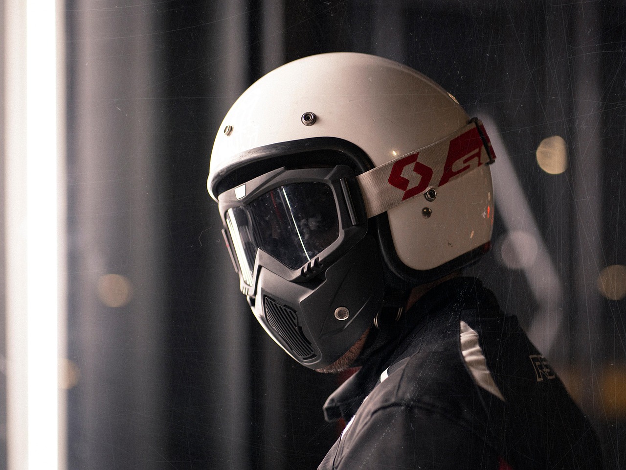 异界事务所辅助- 雄鹰团队平台开户